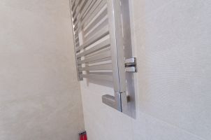 Установка электрического полотенцесушителя