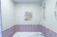 Керамическая плитка с декором над ванной Azulejos Mallol Bali