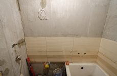 Плиточные работы в ванной
