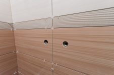 Устройство отверстий в керамике под гигиенический душ