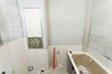 Начинаем укладывать настенную плитку