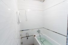 Затираем плитку в ванной комнате
