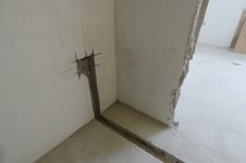Место установки стиральной машины - коридор, напротив туалета