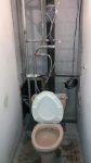 Стояки в туалете