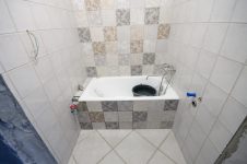 Работаем с плиткой в ванной комнате