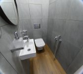 Туалет 140x95 ПИК, после ремонта, обновление, замена плитки и сантехники