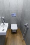 Туалет 140x95 ПИК, после ремонта, обновление, замена плитки и сантехники